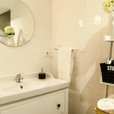 Alfama Charming Mezzanine T1+1 * Lisbon