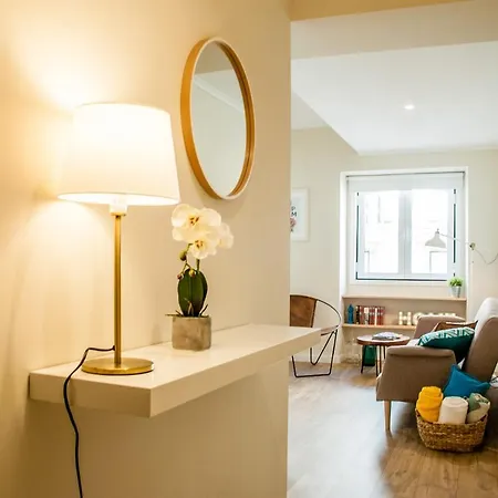 Alfama Charming Mezzanine T1+1 Apartment Lisbon
