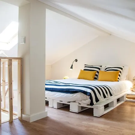 Apartment Alfama Charming Mezzanine T1+1 *